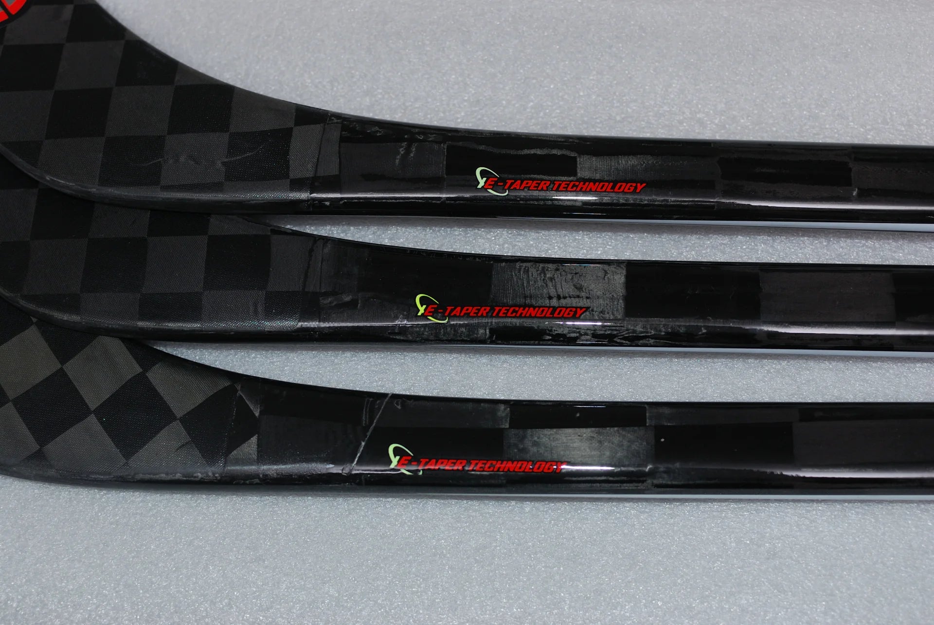 [3-PACK]NEW V Series Ice Hockey Sticks Hyper 380g Light Weight P92 P28 Blank Carbn Fiber Ice Hockey Sticks tape Free Shipping