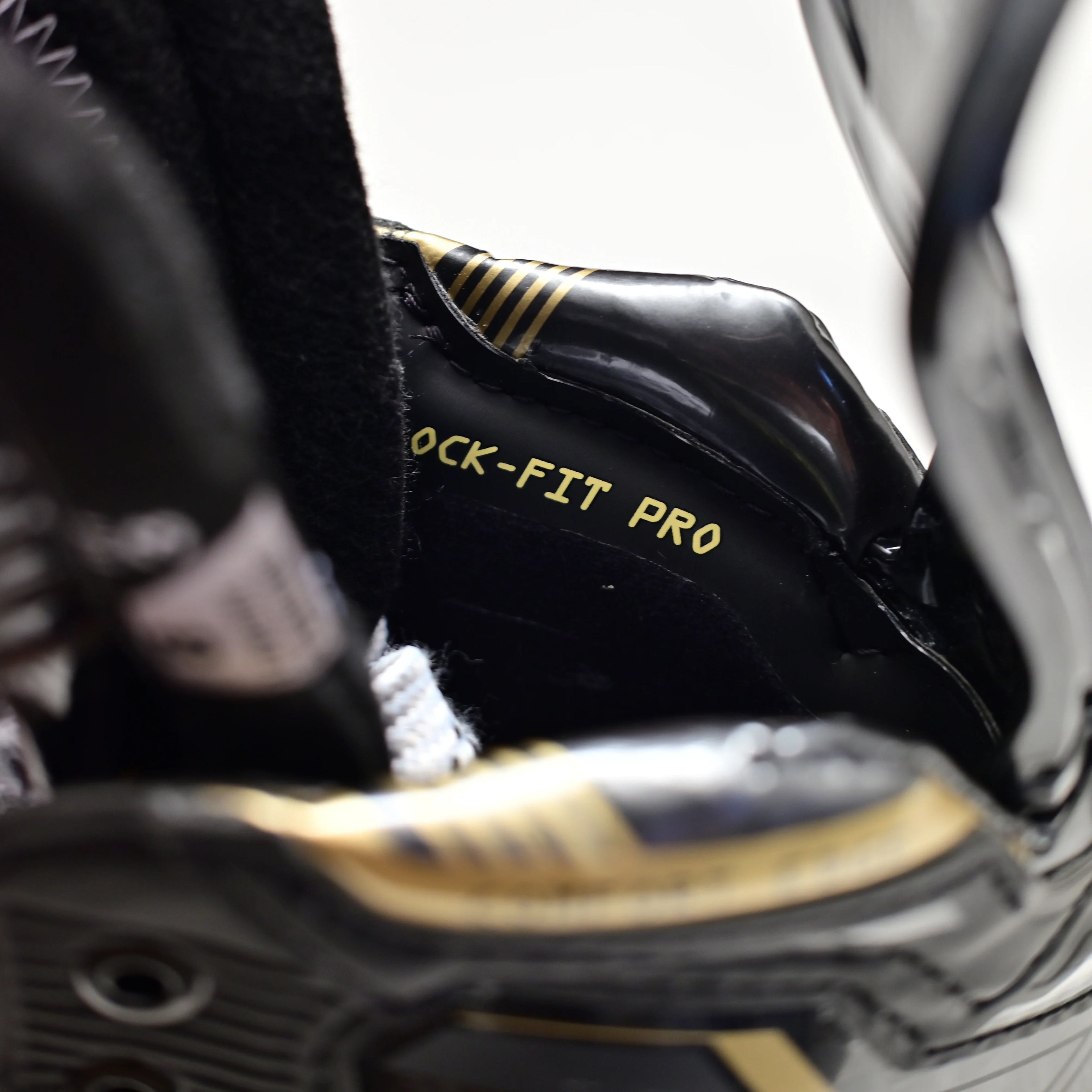 [Gold Skate]Carbon Fiber Composite Steel Blade, Real Ice Hockey, Customizable Performance, Fit Light